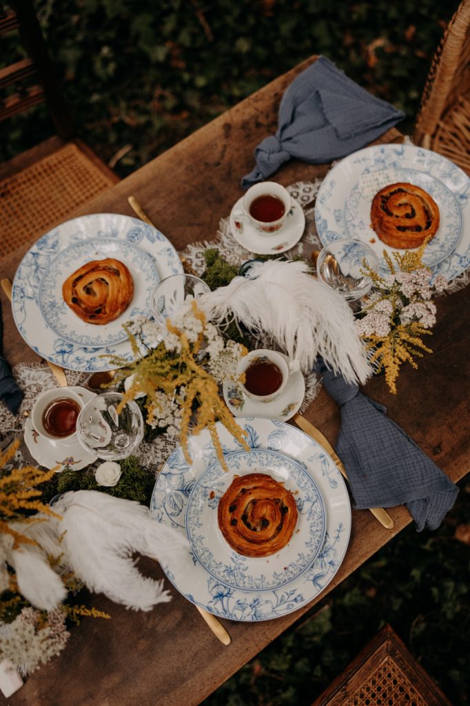 séance photo inspiration, alice pays merveilles, la table du non-anniversaire