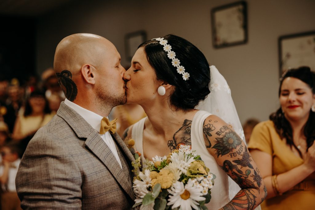 Photographe mariage mayenne, style année 50, champêtre