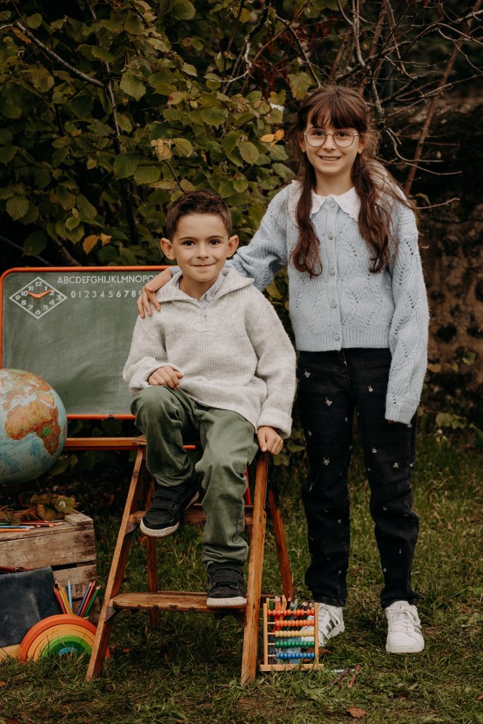 fratrie photo scolaire décor vintage école