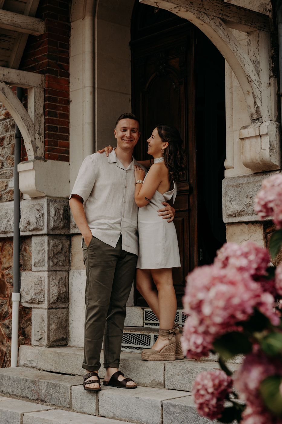 Séance couple avant mariage, manoir, chateau, mayenne - 57
