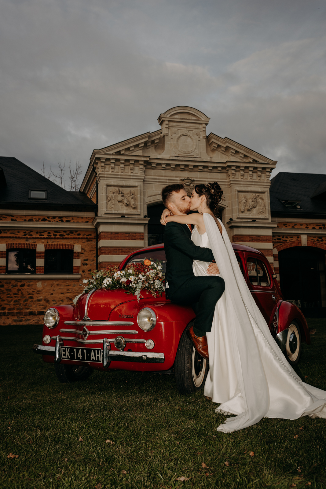 Seance couple mariage, domaine mauvinet, mayenne, photographe - 45