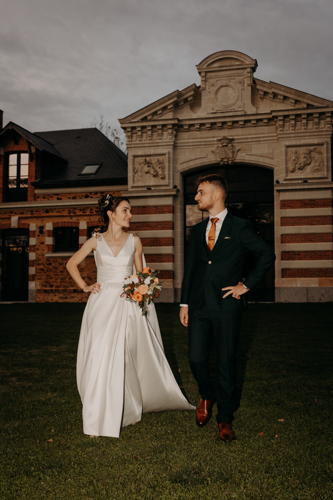 Seance couple mariage, domaine mauvinet, mayenne, photographe - 67